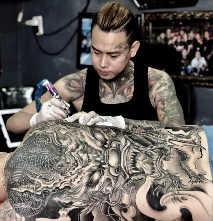 Kem che hình xăm của Long Tâm Tattoo (ảnh: internet) Kem che hình xăm của Long Tâm Tattoo (ảnh: internet)