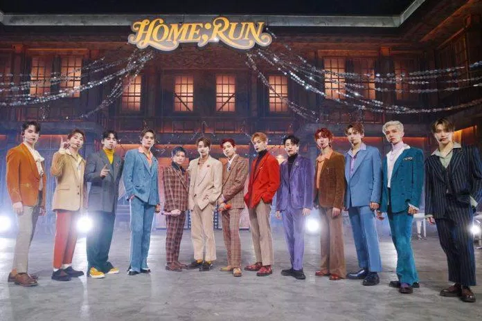 "HOME;RUN" được dàn dựng như một vở nhạc kịch (Nguồn: Internet). "HOME;RUN" được dàn dựng như một vở nhạc kịch (Nguồn: Internet).