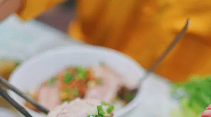 Một tô hủ tiếu tại Hủ tiếu - Bánh bao Cả Cần (Nguồn: Internet)