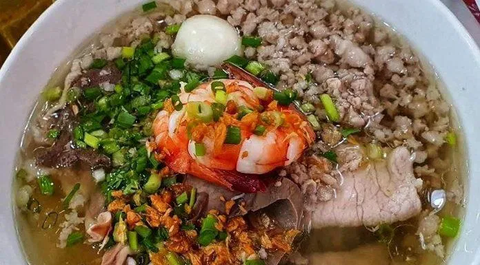 Một quán hủ tiếu tại Tân Vinh Nguyên (Nguồn: Internet) Một quán hủ tiếu tại Tân Vinh Nguyên (Nguồn: Internet)