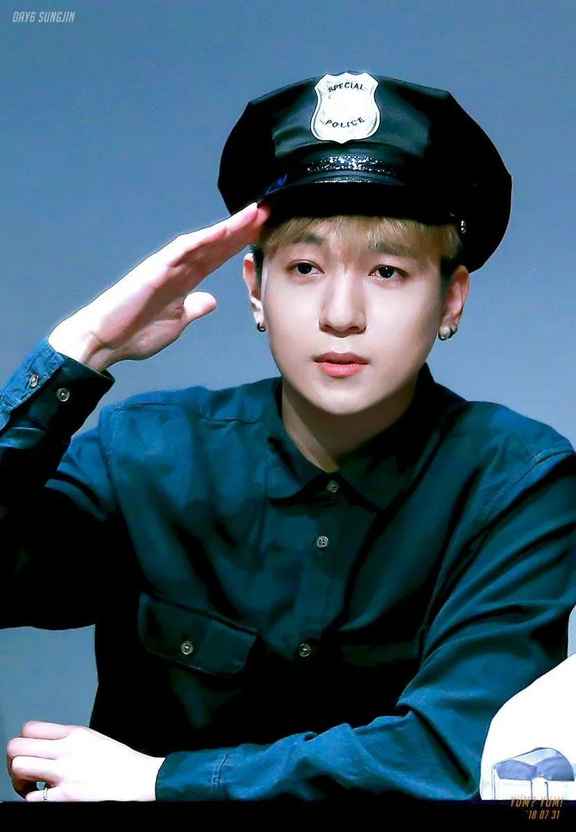 Sungjin (DAY6) có sinh nhật vào 16/1/1993 và sẽ chính thức bước sang tuổi 30 theo cách tính tuổi của người Hàn Quốc vào năm 2022. (Nguồn: Internet)