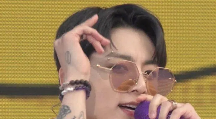 Ấm lòng tình bạn 97 line: Jungkook hé lộ hình xăm đôi với Yugyeom (GOT7) 97 line BamBam Got7 Hình xăm hình xăm của Jungkook hội 97line JungKook Jungkook (BTS) Jungkook tattoo Jungkook xăm Jungkook xăm hình Mark (GOT7) tình bạn ý nghĩa hình xăm của Jungkook Yugyeom Yugyeom (GOT7)