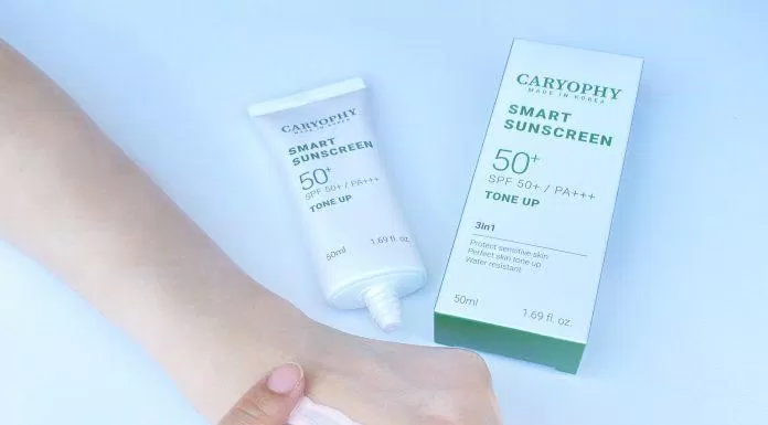 Kem chống nắng Caryophy Smart Sunscreen có kết cấu dạng kem sữa lỏng dễ dàng thẩm thấu vào da (Nguồn: Internet).