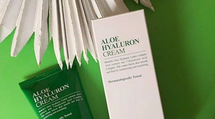 Kem dưỡng ẩm Benton Aloe Hyaluron Cream có khả năng cấp nước nhanh chóng và giảm đỏ rát hiệu quả ( Nguồn: internet)