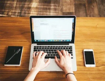 Làm việc online cũng là một cách để tự phát triển bản thân (Ảnh: Internet). Làm việc online cũng là một cách để tự phát triển bản thân (Ảnh: Internet).