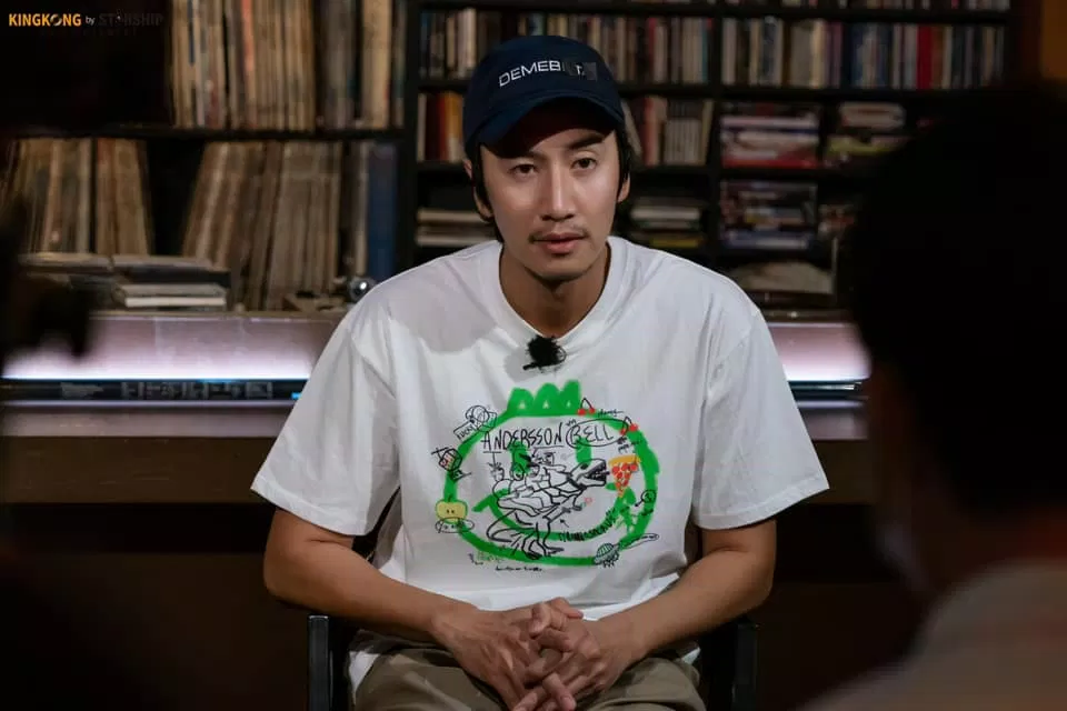 Lee Kwang Soo đề xuất ý tưởng trong tập mới. (Ảnh: Internet). Lee Kwang Soo đề xuất ý tưởng trong tập mới. (Ảnh: Internet).