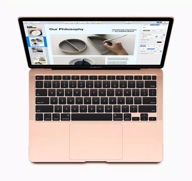 MacBook Air có giá đắt hơn 30% so với laptop chạy Windows cùng cấu hình (Ảnh: Internet). MacBook Air có giá đắt hơn 30% so với laptop chạy Windows cùng cấu hình (Ảnh: Internet).