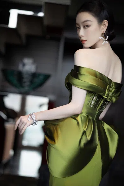Có thể nói đây là một trong những mỹ nhân gây ấn tượng nhất tại lễ trao giải (Ảnh: Internet). Có thể nói đây là một trong những mỹ nhân gây ấn tượng nhất tại lễ trao giải (Ảnh: Internet).