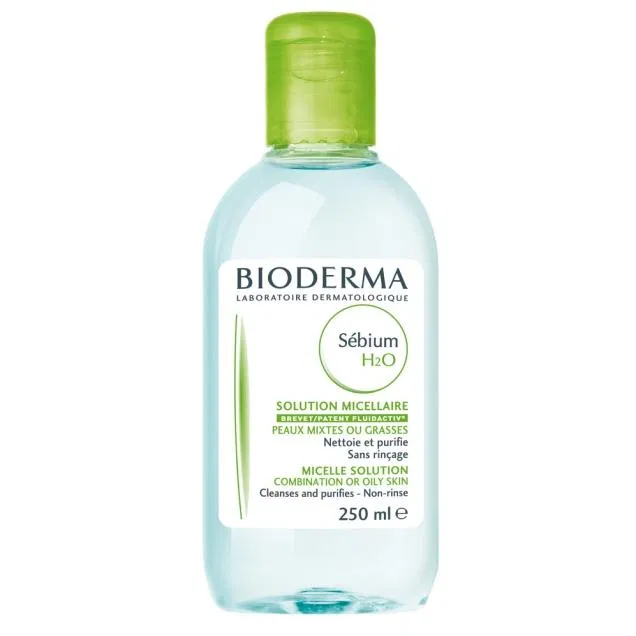 Nước tẩy trang Bioderma Sébium H2O Micellar Water (chai màu xanh) (ảnh: internet)