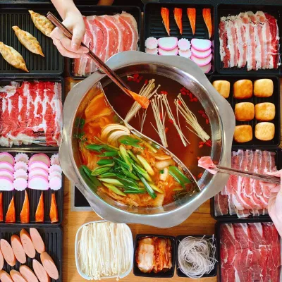 Lẩu 2 ngăn thơm lừng tại Food House. (Nguồn: Internet)