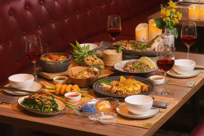 Bàn ăn cực kỳ ngon ở COCA Restaurant - Món Lẩu & Món Thái Yêu Thích.  (Nguồn: Internet)