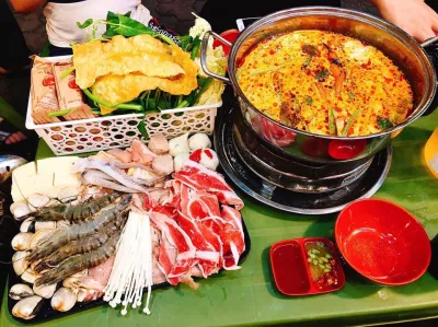 Nồi lẩu đầy ắp hải sản và nước dùng Tomyum ngon tuyệt cú mèo tại Quán Ngói CTR. (Nguồn: Internet)