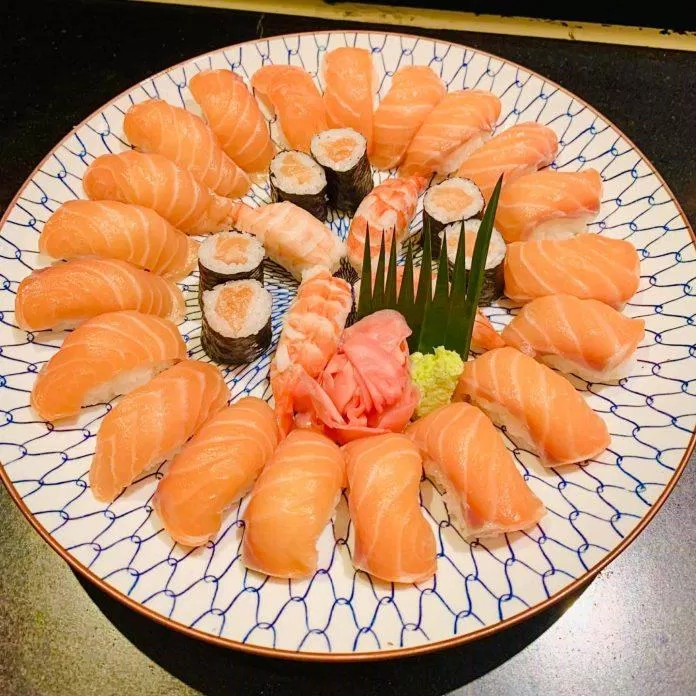 Sushi tại Sushibar (Nguồn: Internet)