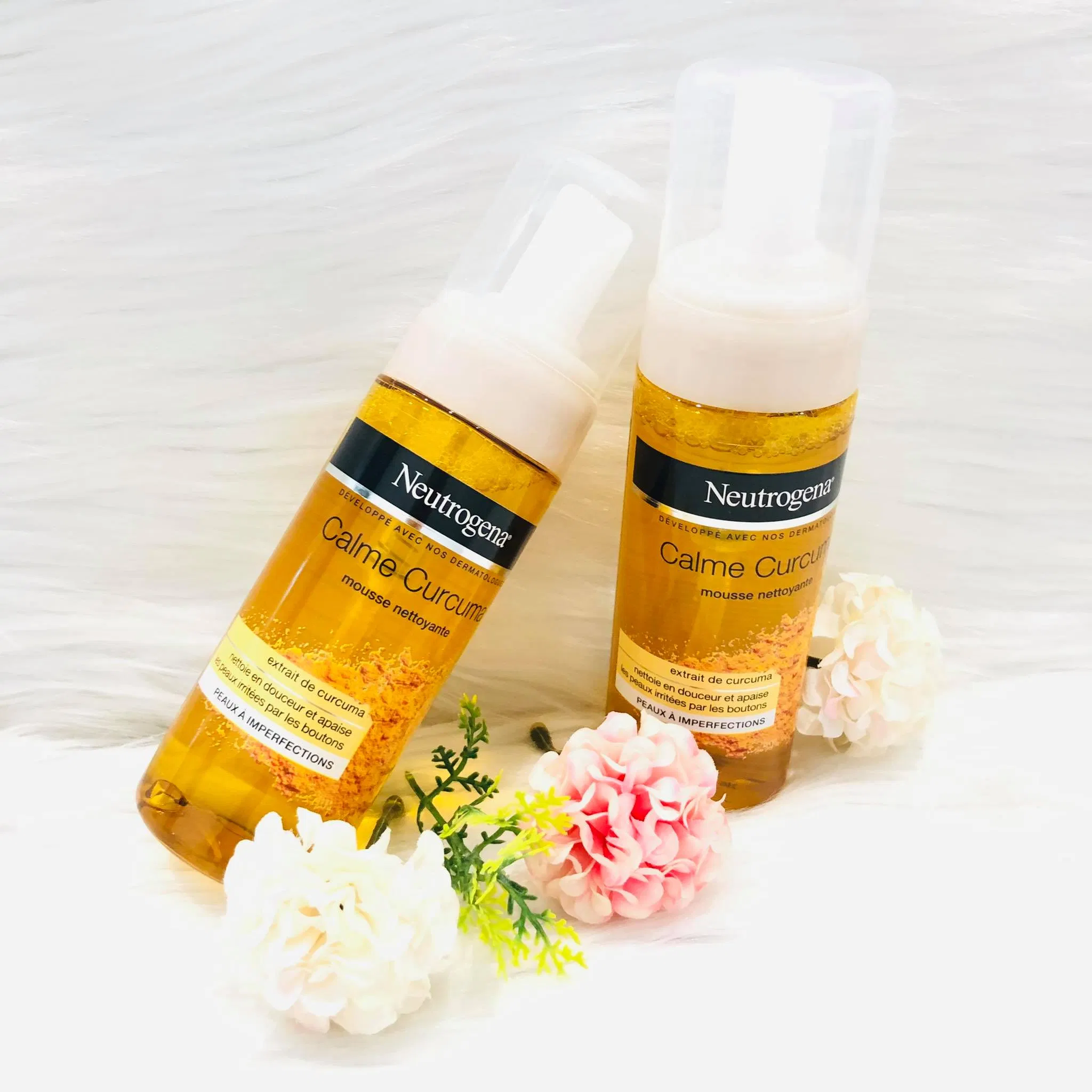 Thiết kế tiện lợi của sữa rửa mặt nghệ Neutrogena (Ảnh: Internet).