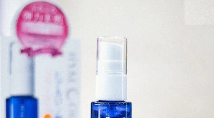Tinh chất dưỡng ẩm đậm đặc Meishoku Hyalcollabo Emollient W Essence. (ảnh: nternet)