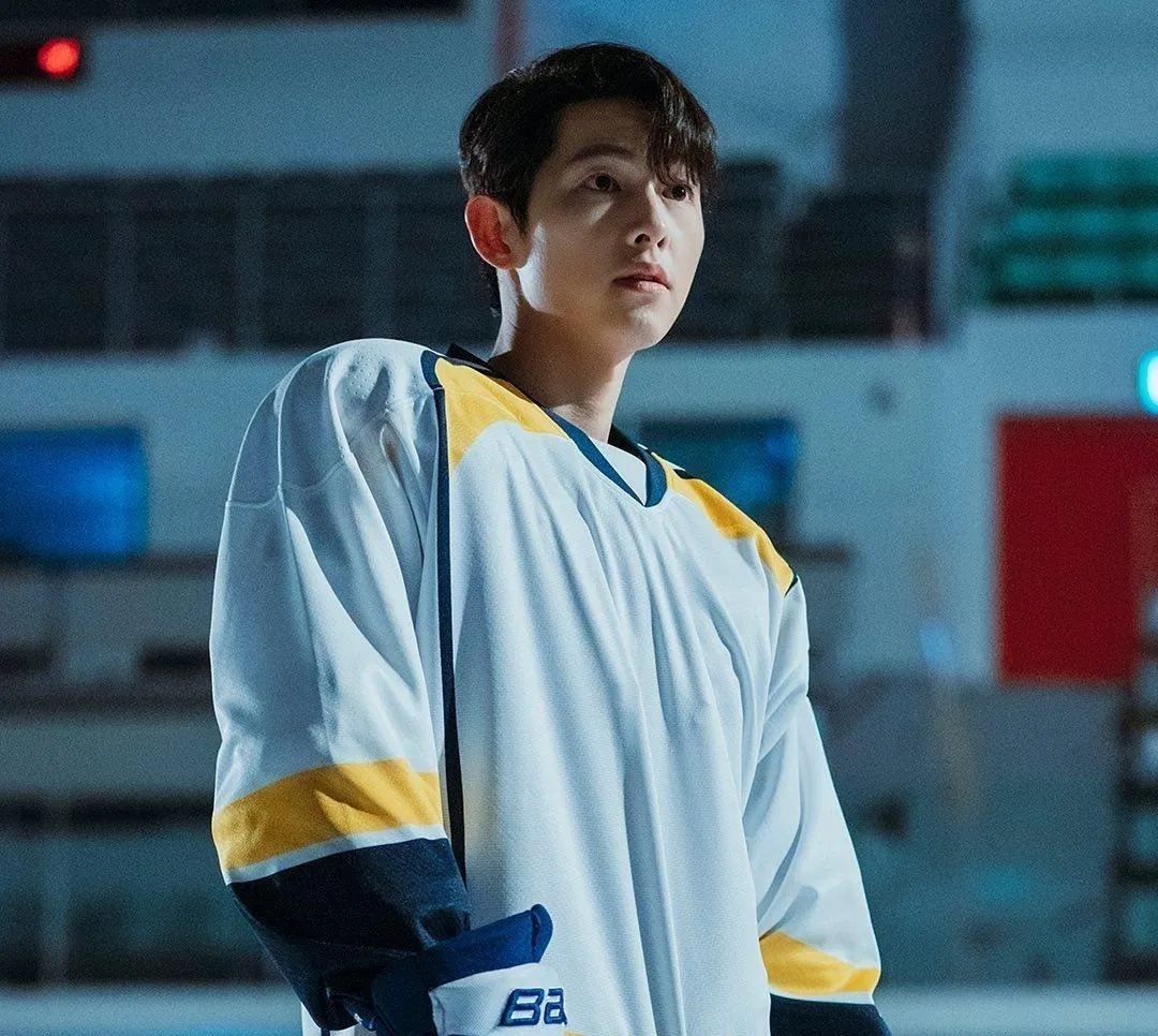 Song Joong Ki chơi trượt băng rất cừ (Ảnh: Internet). Song Joong Ki chơi trượt băng rất cừ (Ảnh: Internet).