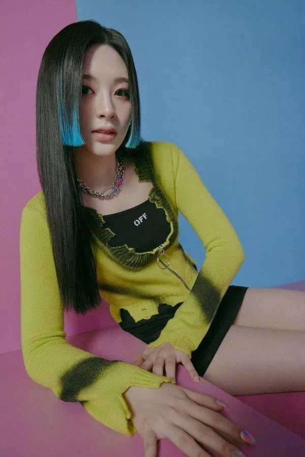 Se Eun (StayC) cá tính với tóc mái himi độc đáo (ảnh: internet)
