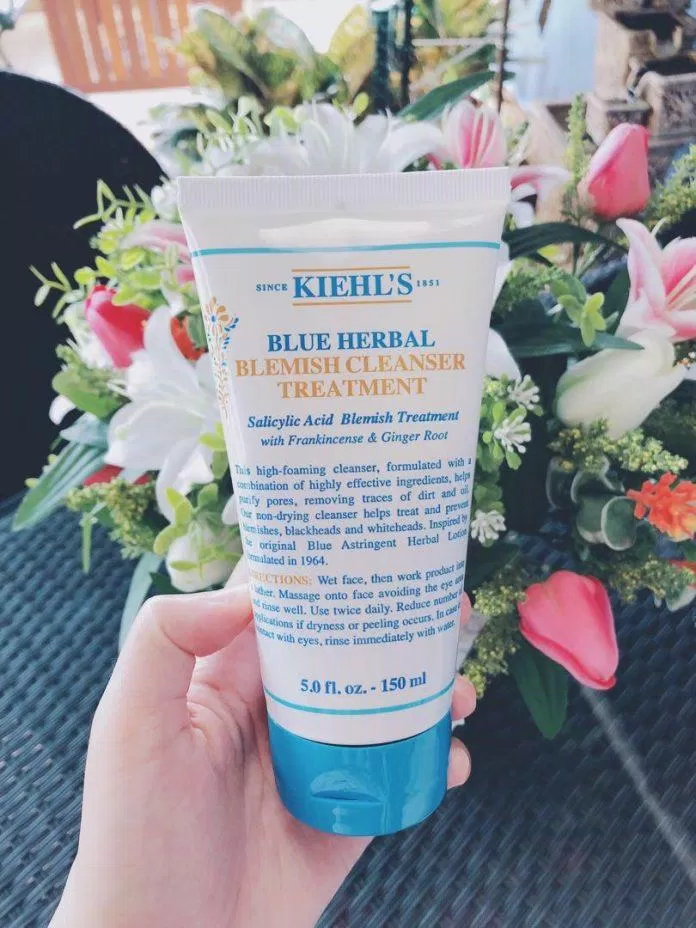 Sữa rửa mặt Kiehl’s Gel Blue Herbal có khả năng làm sạch tốt (Nguồn: Internet)
