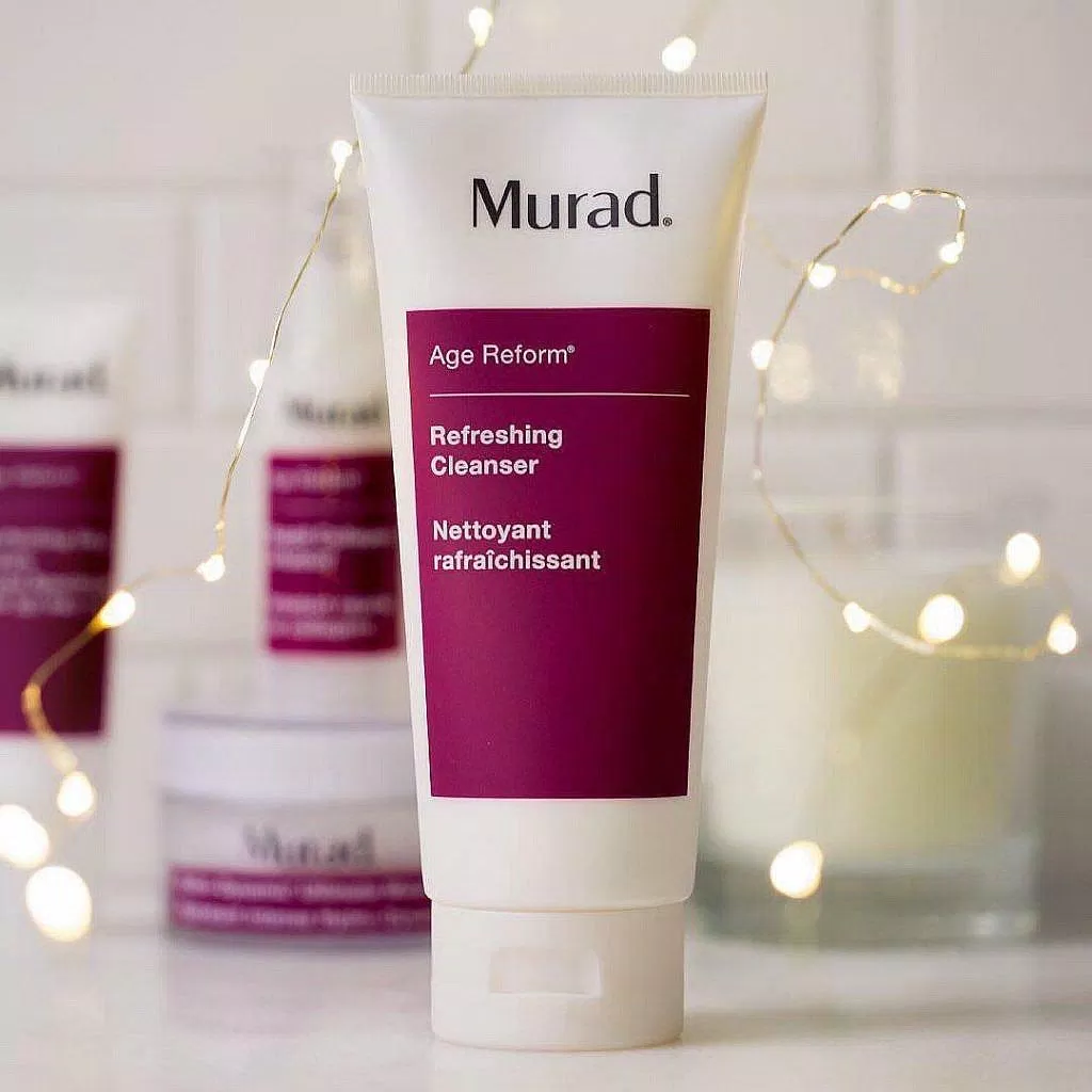 Murad AHA/BHA Exfoliating Cleanser có chứa cả BHA và AHA nổi tiếng (Nguồn: Internet)