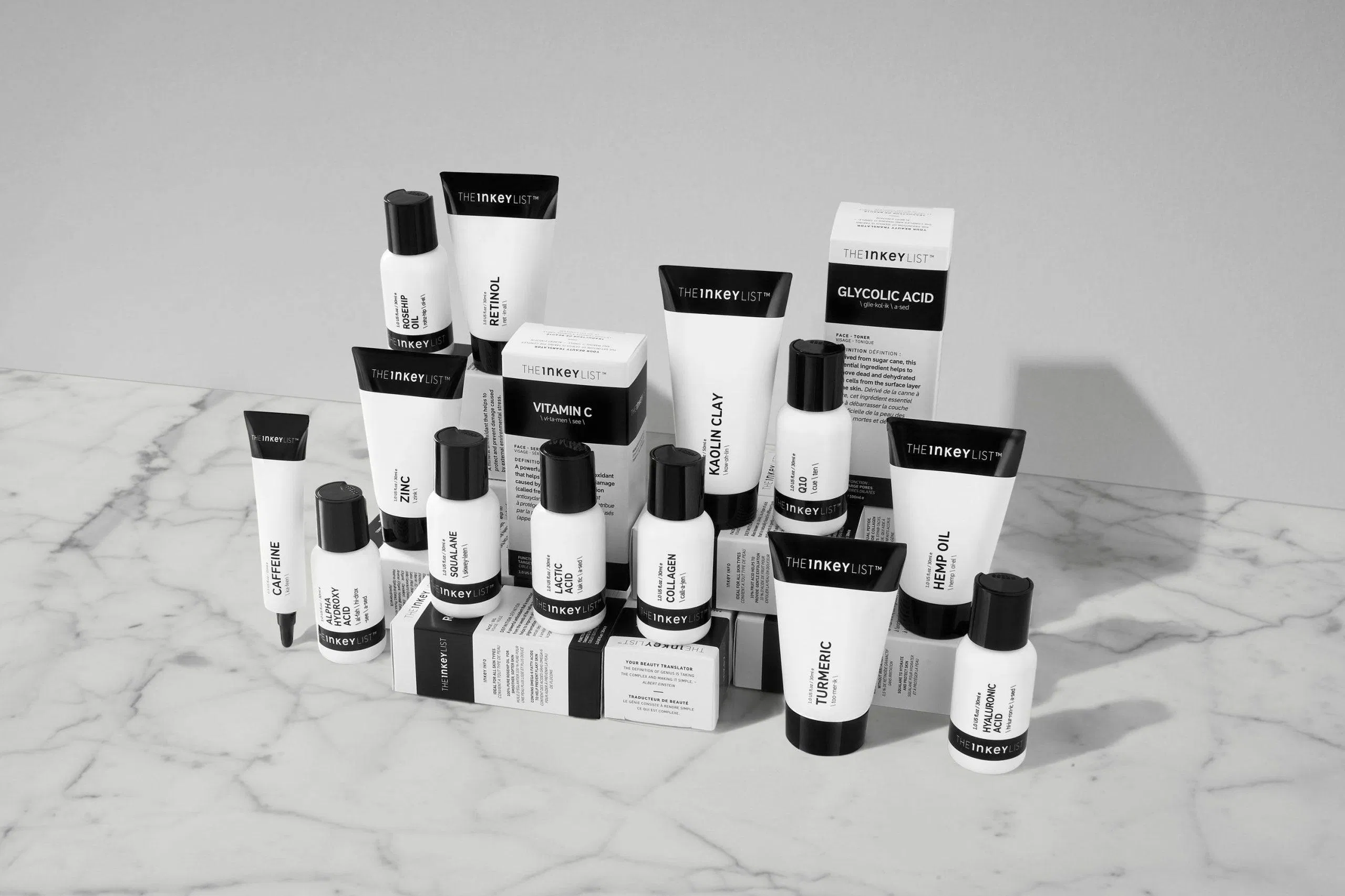 Bao bì của The Inkey List có bao bì đen trắng tối giản (Nguồn: Internet) Bao bì của The Inkey List có bao bì đen trắng tối giản (Nguồn: Internet)