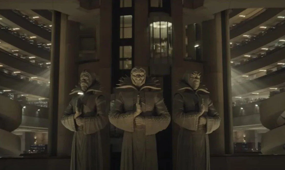 Nhiều giả thuyết cho rằng Người Canh Giữ Thời Gian sẽ là "trùm cuối" của Loki 2021. (Ảnh: BlogAnChoi)