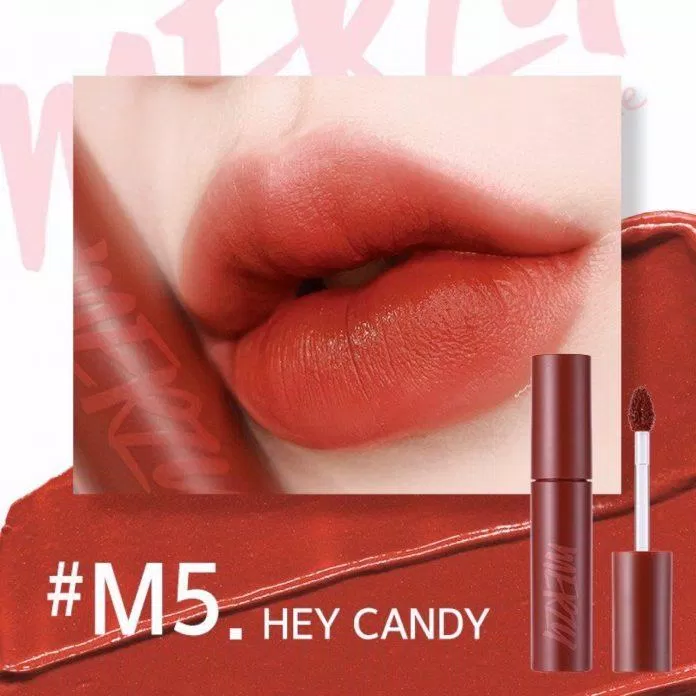 M5 Hey Candy với tỉ lệ cam và đỏ ngang nhau tạo ra một màu son vừa trendy vừa cuốn hút. (Nguồn ảnh: Internet)