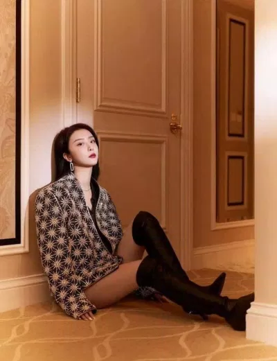 Trang phục của Triệu Tiểu Đường trong stage Dumb Dumb Bomb (Ảnh: Internet). Trang phục của Triệu Tiểu Đường trong stage Dumb Dumb Bomb (Ảnh: Internet).