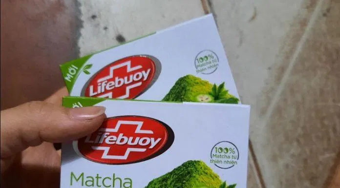 Xà phòng trị mụn lưng Lifebuoy matcha khổ qua có tác dụng làm sạch, diệt khuẩn, detox bụi siêu mịn. (Ảnh: Internet)