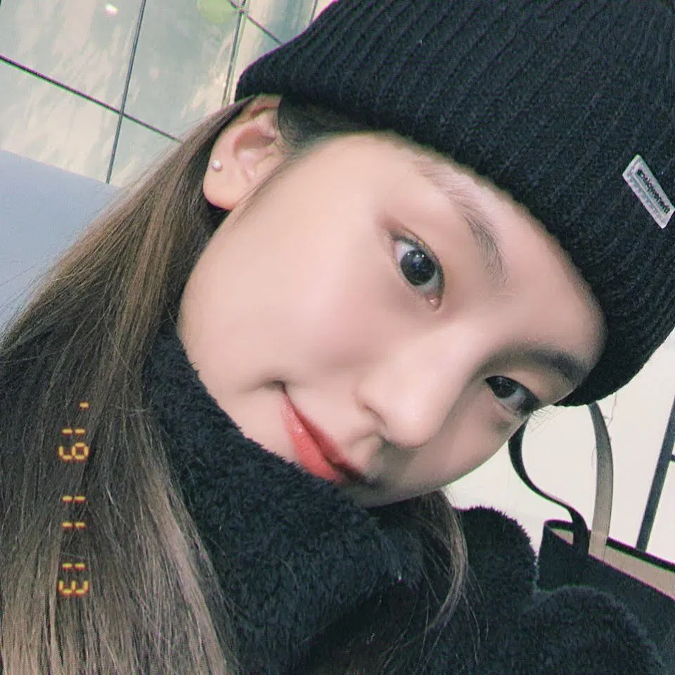 Ai có thể cưỡng lại được vẻ đẹp tự nhiên của Yeji đây!