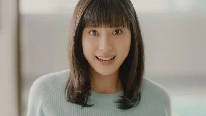 Tsuchiya Tao đứng hạng 6 trong danh sách 50 nữ diễn viên được yêu thích nhất năm 2021 với 374 điểm bình chọn. Ngôi sao sinh năm 1995 dù đóng phim hành động hay phim về nghệ thuật múa đều kham được hết. Năm ngoái, Tsuchiya Tao đứng hạng 5 trong bảng xếp hạng này. (Nguồn: Internet)