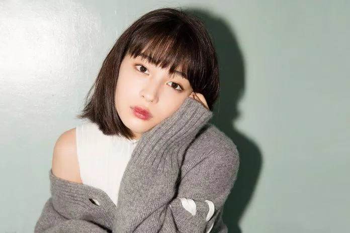 Hirose Suzu đứng hạng 12 trong danh sách 50 nữ diễn viên được yêu thích nhất năm 2021 với 294 điểm bình chọn. Ngôi sao sinh năm 1998 trở thành huyền thoại với CM của Zexy. Năm ngoái, Hirose Suzu đứng hạng 8 trong bảng xếp hạng này. (Nguồn: Internet)