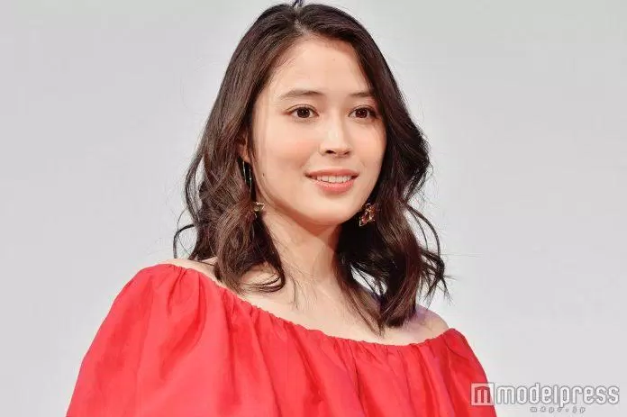 Hashimoto Ai đứng hạng 43 trong danh sách 50 nữ diễn viên được yêu thích nhất năm 2021 với 95 điểm bình chọn. Ngôi sao sinh năm 1996 gây ấn tượng nhờ vai diễn Ama-chan. (Nguồn: Internet)