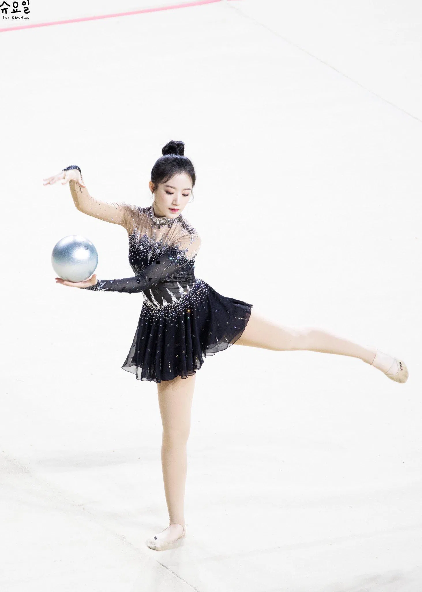 Phần thi thể dục dụng cụ năm 2019 của em út Shuhua ((G)I-DLE) cũng là một trong những khoảnh khắc thi đấu ISAC huyền thoại với 5,5 triệu lượt xem trên YouTube. (Nguồn: Internet)