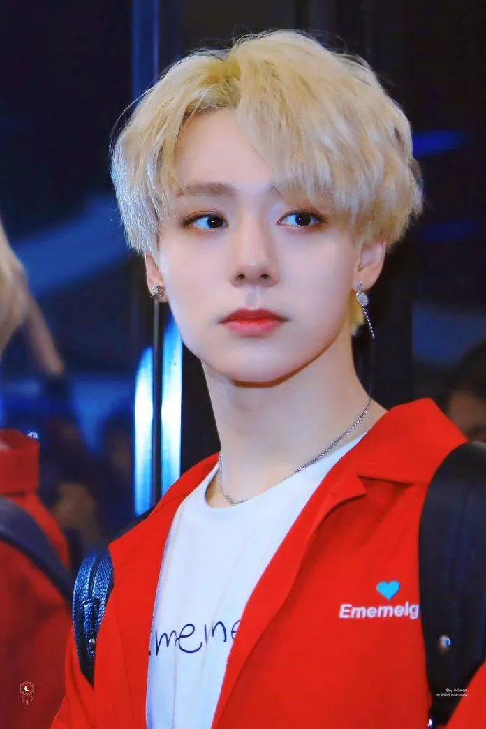 Hwanwoong (ONEUS) có tên khai sinh là Yeo Hwan Woong. Nam idol được đặt tên theo một câu chuyện thần thoại của Hàn Quốc về một nhân vật cùng tên. (Nguồn: Internet)