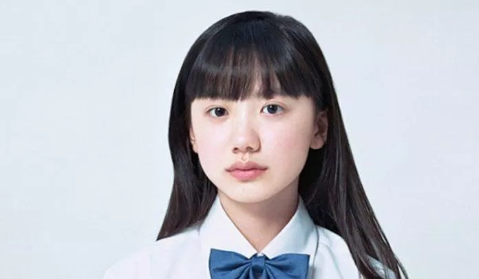 "Bảo bối nước Nhật" Ashida Mana đứng hạng 3 trong bảng xếp hạng 20 nữ diễn viên tuổi teen được yêu thích nhất xứ Phù Tang với 385 bình chọn từ người hâm mộ. Sao nhí nổi tiếng sinh năm 2004 và hiện tại là một trong những diễn viên hạng A được săn đón nhất showbiz Nhật Bản. (Nguồn: Internet)