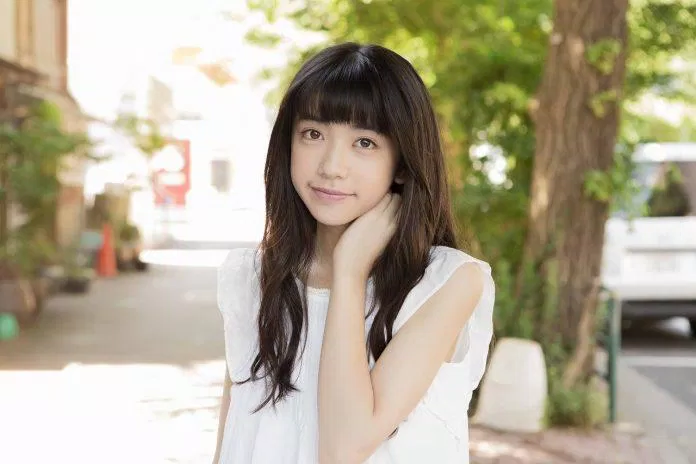 Ishii Momoka đứng hạng 16 trong bảng xếp hạng 20 nữ diễn viên tuổi teen được yêu thích nhất Nhật Bản với 125 bình chọn từ người hâm mộ. Cô nàng sinh năm 2002, sở hữu chiều cao 1m64 và là diễn viên trực thuộc công ty Box Corporation. (Nguồn: Internet)