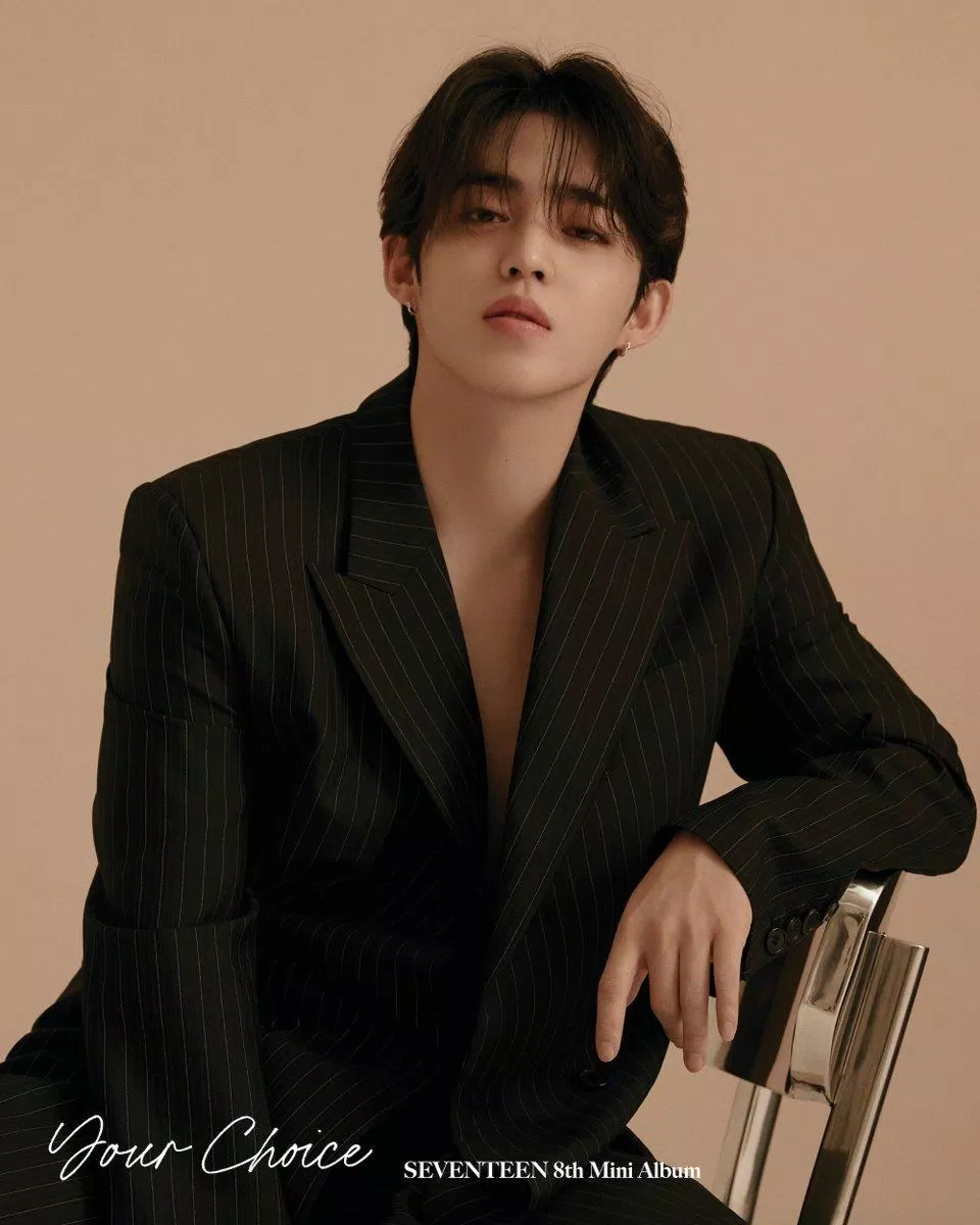 S.Coups (SEVENTEEN) đứng hạng 29 trong BXH những nam rapper đỉnh nhất Kpop do người hâm mộ bình chọn. Trong nhóm, nam idol giữ vai trò leader, main rapper và sub vocal. (Nguồn: Internet)