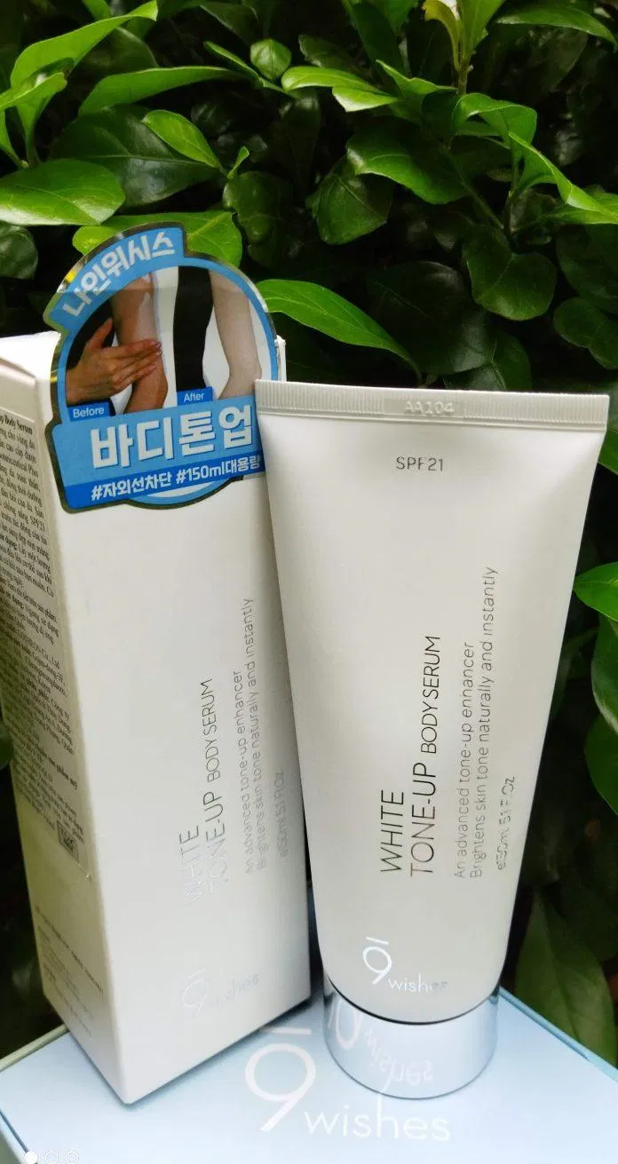 Bao bì thiết kế của 9Wishes White Tone Up Body Serum (Ảnh: BlogAnChoi).