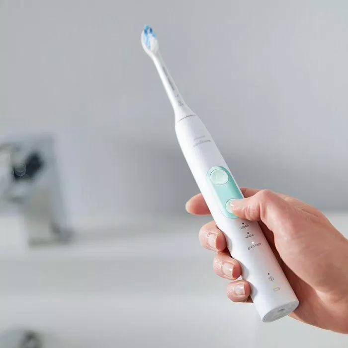 Bàn chải điện giúp người dùng hầu như không phải thực hiện thao tác gì khi đánh răng (Ảnh: Internet). Bàn chải điện giúp người dùng hầu như không phải thực hiện thao tác gì khi đánh răng (Ảnh: Internet).