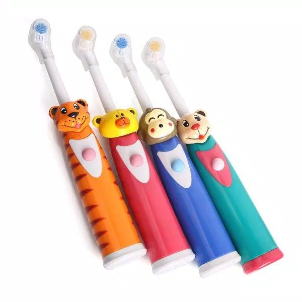 Hiện nay có nhiều loại bàn chải đánh răng chạy điện dành cho trẻ em với kiểu dáng bắt mắt (Ảnh: Internet).