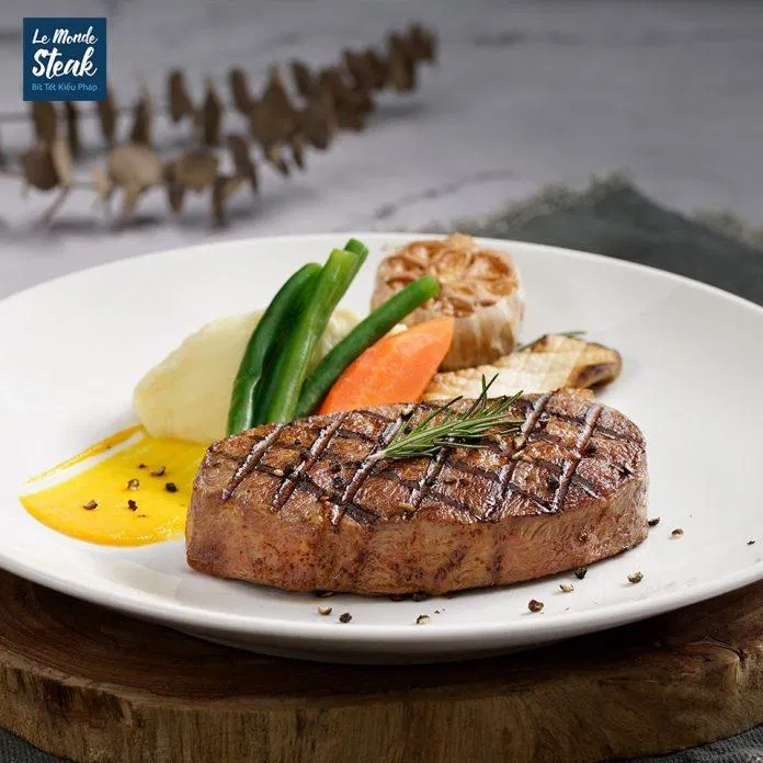 Phần bò bít tết hấp dẫn của Le Monde Steak. (Ảnh: Internet)