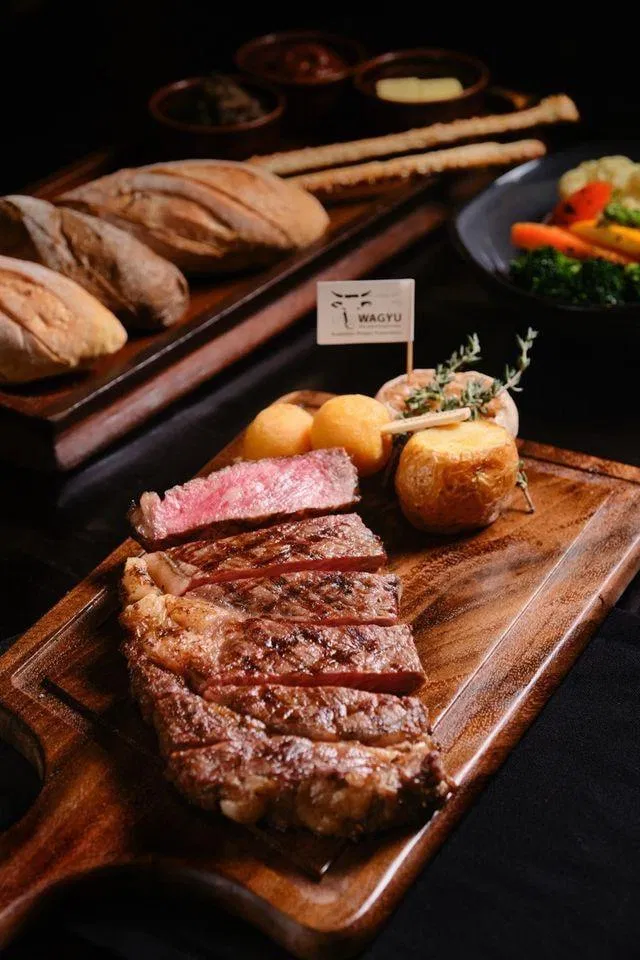 Phần beefsteak "ngon sánh mịn" của Moo Beefsteak. (Ảnh: Internet)