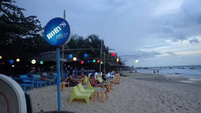 Vị trí nằm sát bờ biển, gần đến mức bạn sẽ tưởng như không gian xung quanh bạn chỉ có sóng, nước và gió (Ảnh: Internet). Vị trí nằm sát bờ biển, gần đến mức bạn sẽ tưởng như không gian xung quanh bạn chỉ có sóng, nước và gió (Ảnh: Internet).