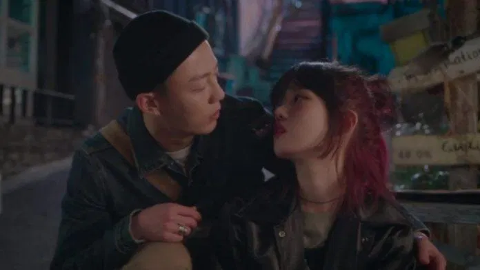 Nam diễn viên phim Nevertheless bị bạn gái cũ cáo buộc lăng nhăng, đối