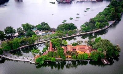Quang cảnh chùa Trấn Quốc nhìn từ trên cao (Ảnh: Internet). Quang cảnh chùa Trấn Quốc nhìn từ trên cao (Ảnh: Internet).