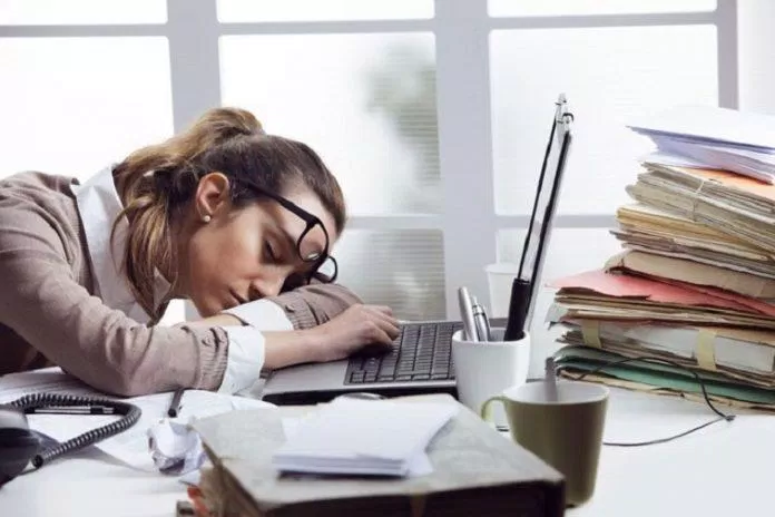 Môi trường làm việc không tốt làm giảm năng suất của con người (Ảnh: Internet). Môi trường làm việc không tốt làm giảm năng suất của con người (Ảnh: Internet).