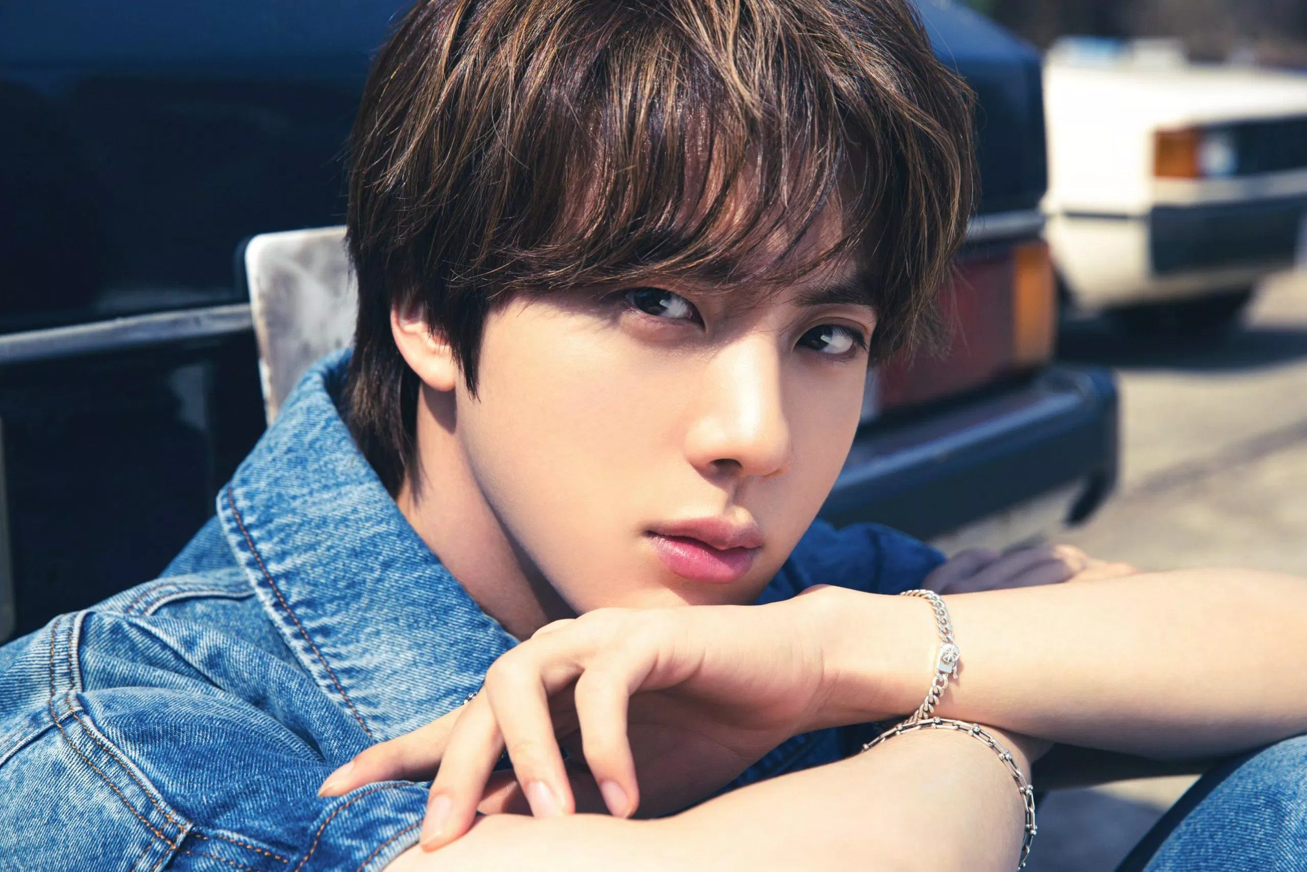 Jin (BTS) đứng hạng 5 trong danh sách những nam idol Kpop được tìm kiếm nhiều nhất trên YouTube toàn cầu nửa đầu năm 2021. (Nguồn: Internet)