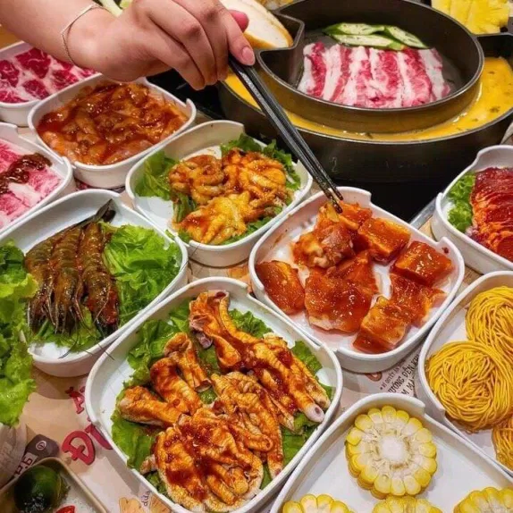 Món lẩu thơm lừng ăn một miếng thôi là phê không muốn về (Nguồn: Internet)