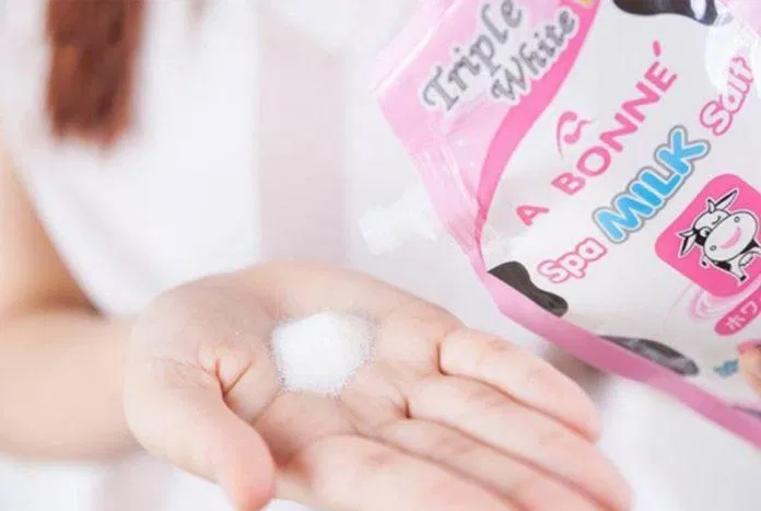 A bonne spa milk salt có hạt muối mịn (Nguồn: Internet) A bonne spa milk salt có hạt muối mịn (Nguồn: Internet)