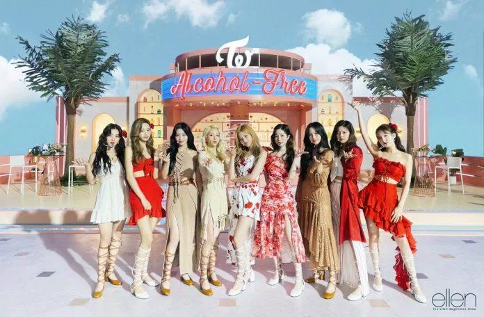 Nhóm nhạc nữ TWICE được vinh danh trên bảng vàng Hanteo trong top 10 girlgroup bán đĩa chạy nhất với thành tích "tẩu tán" 661,394 bản. (Nguồn: Internet)